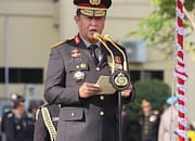 Momentum Peringatan Hari Kesadaran Nasional, Kapolda Kalteng Sematkan Tanda Kehormatan Satya Lencana Pengabdian bagi 852 Personel