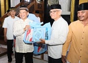 Kasatgas Tito Ikuti Buka Bersama dan Serahkan Bantuan Kemasyarakatan kepada Masyarakat Lhokseumawe